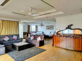 Duplex Penthouse-Lower Floor at times square